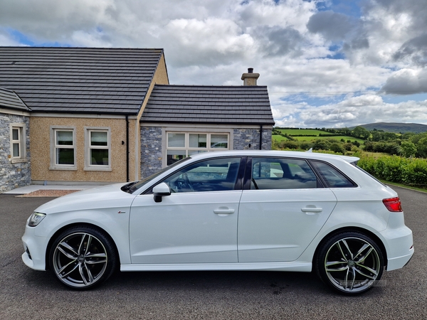 Audi A3 DIESEL SPORTBACK in Down