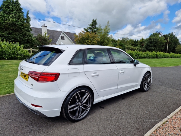 Audi A3 DIESEL SPORTBACK in Down