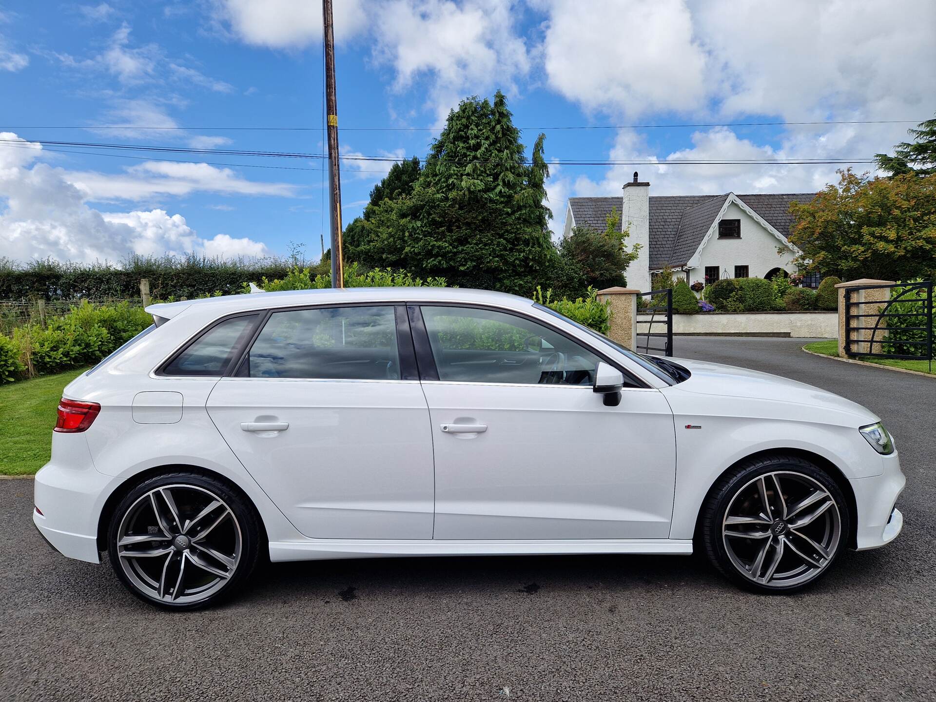 Audi A3 DIESEL SPORTBACK in Down