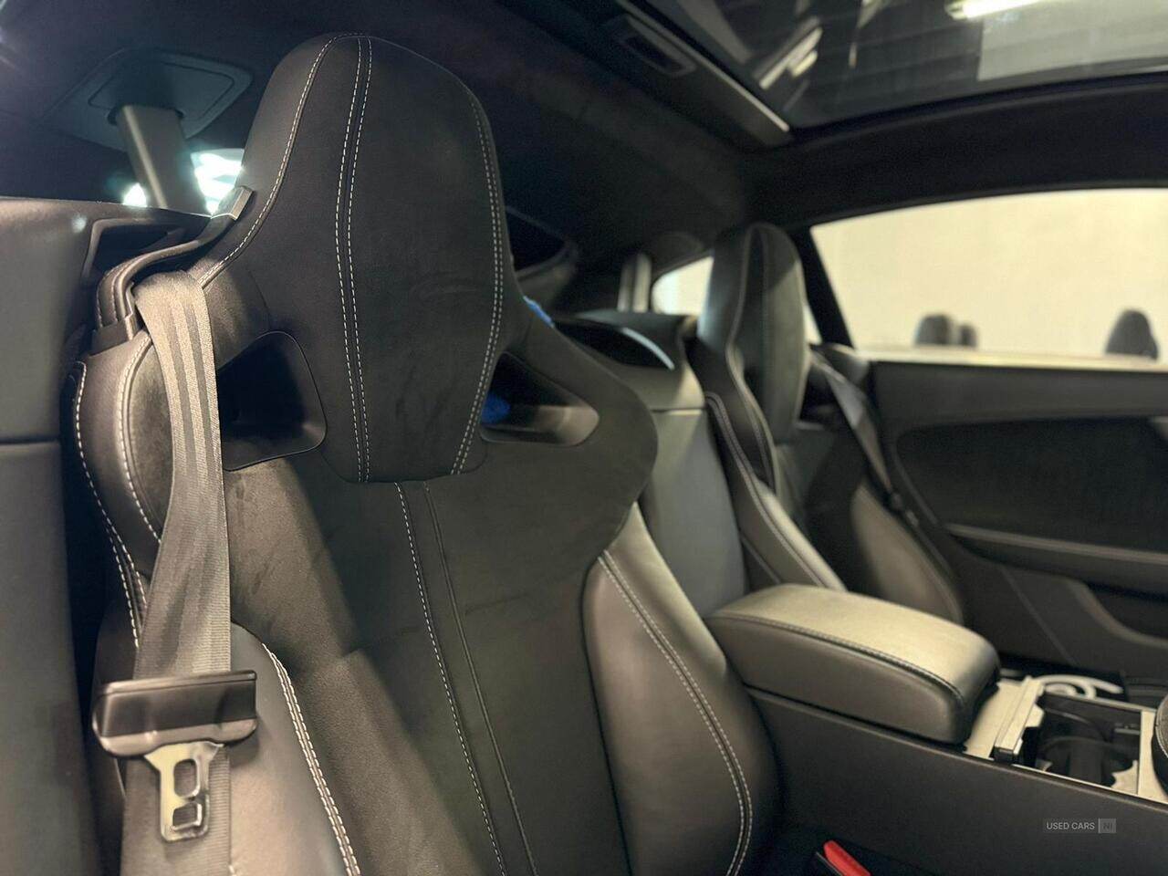 Jan 2015 Jaguar F-Type 5.0 Supercharged V8 R 2dr Auto