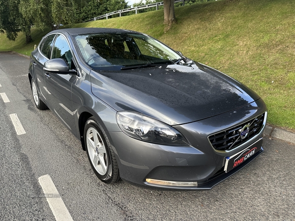 Volvo V40 DIESEL HATCHBACK in Down