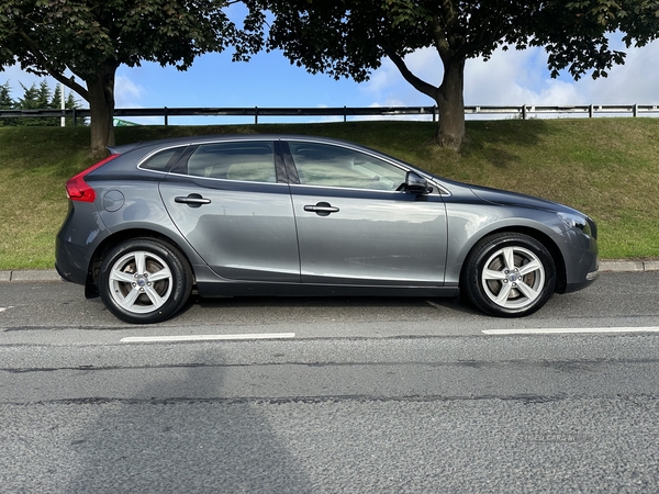 Volvo V40 DIESEL HATCHBACK in Down