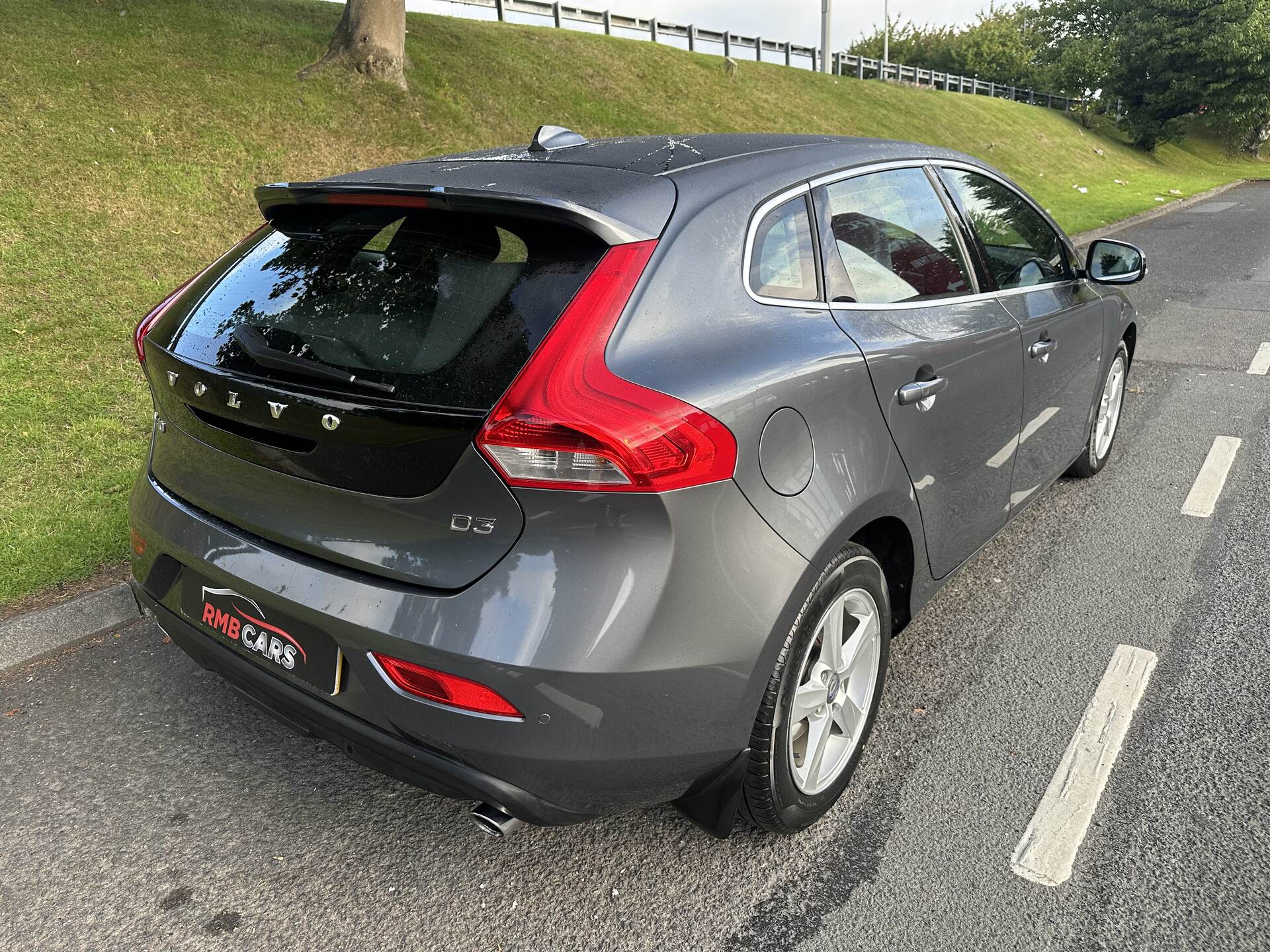 Volvo V40 DIESEL HATCHBACK in Down