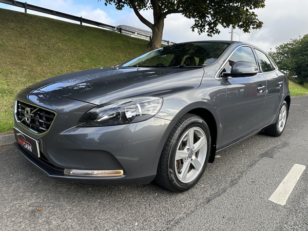 Volvo V40 DIESEL HATCHBACK in Down