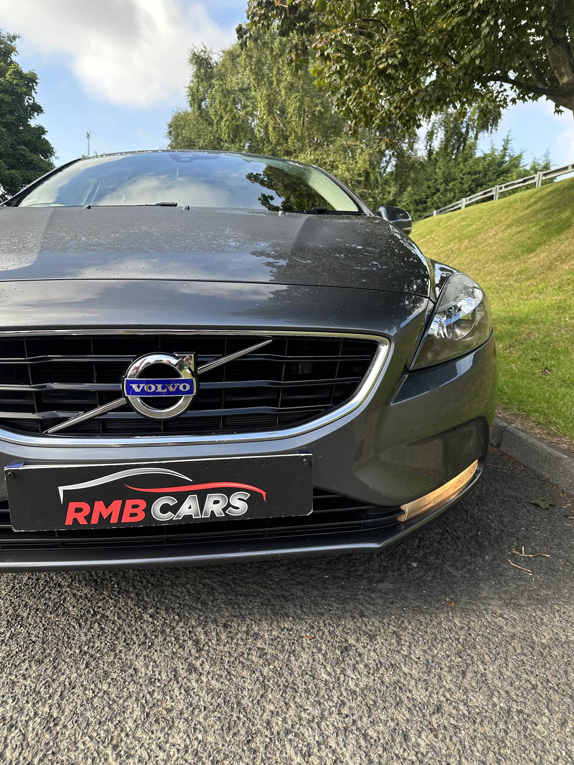 Volvo V40 DIESEL HATCHBACK in Down