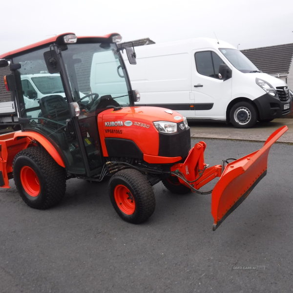 Kubota B Series B2350 4X4 Tractor Snow plough and Gritter . in Down