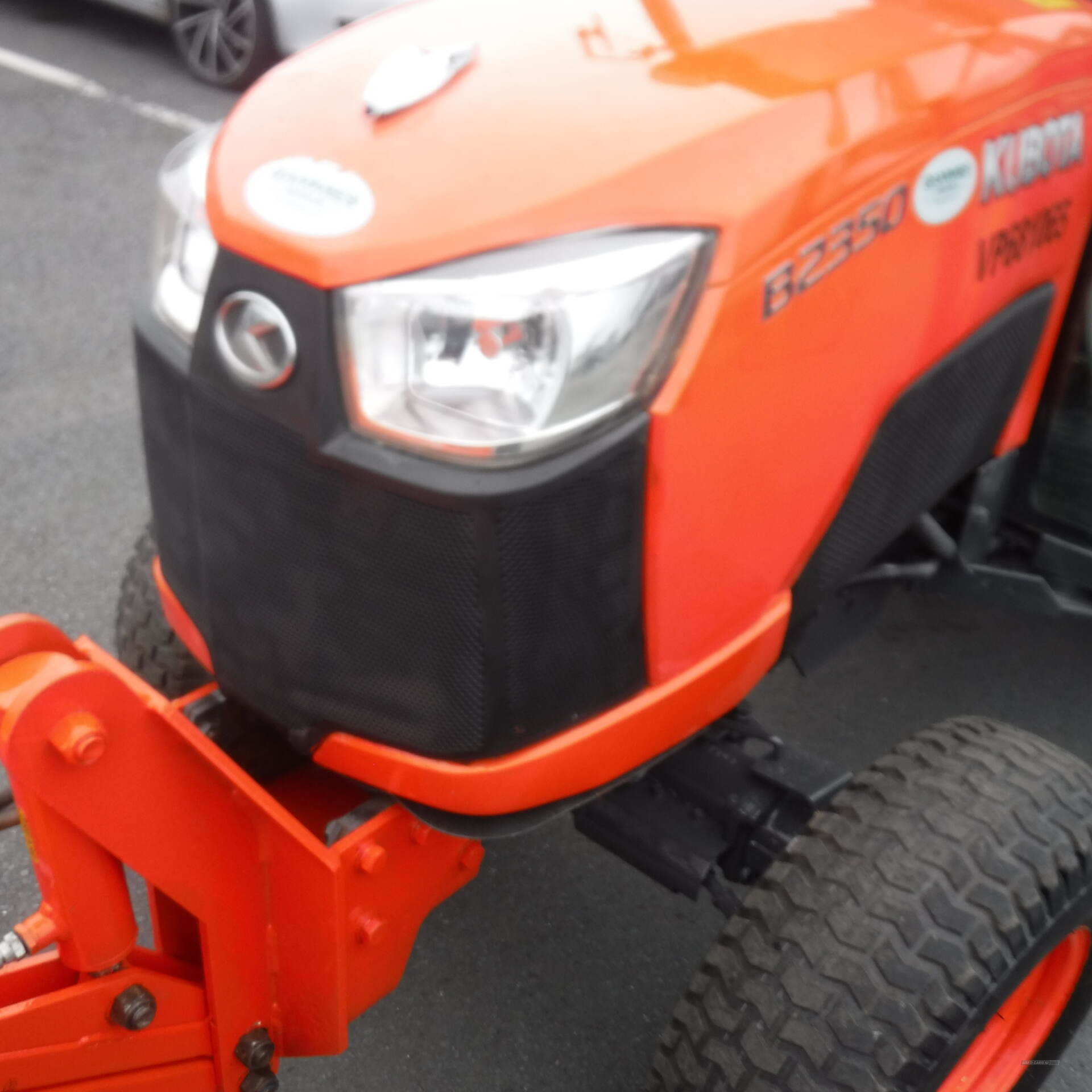 Kubota B Series B2350 4X4 Tractor Snow plough and Gritter . in Down