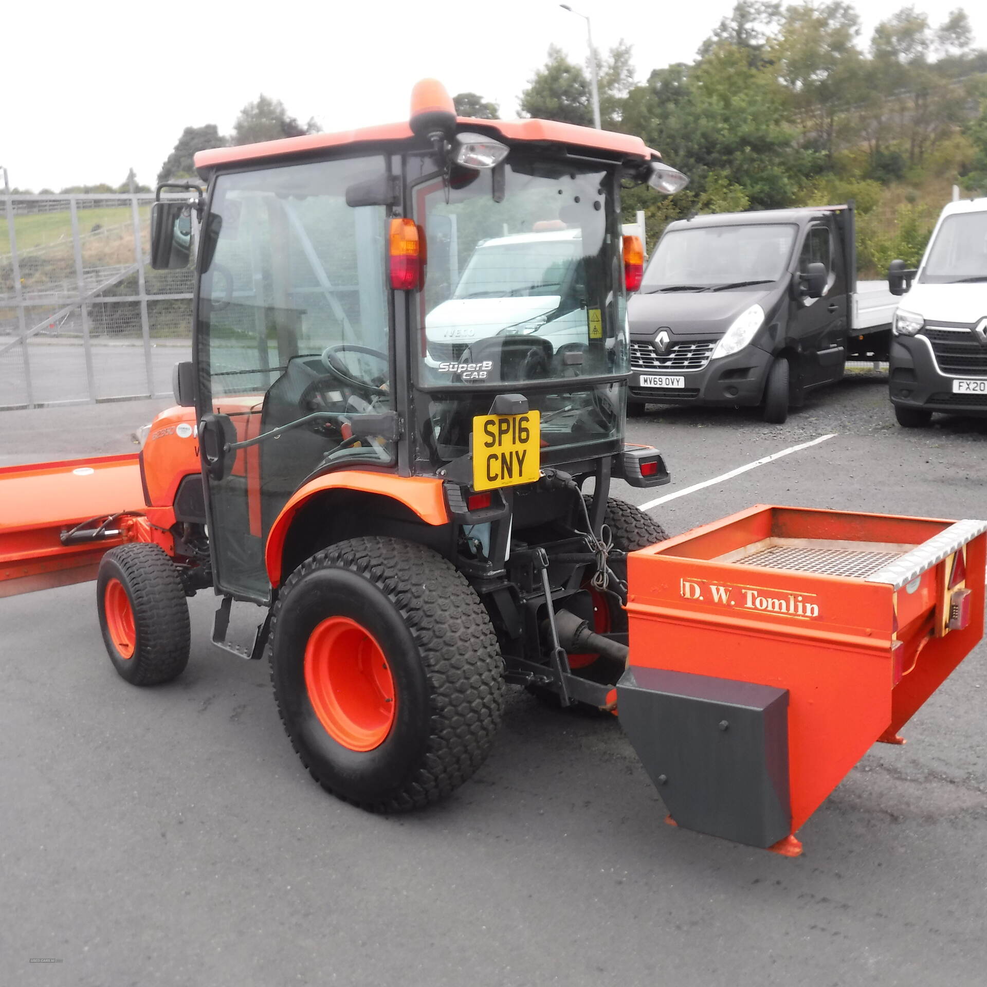 Kubota B Series B2350 4X4 Tractor Snow plough and Gritter . in Down