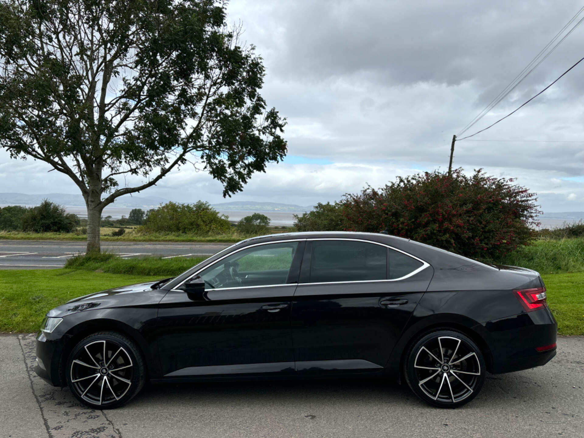 Skoda Superb DIESEL HATCHBACK in Derry / Londonderry