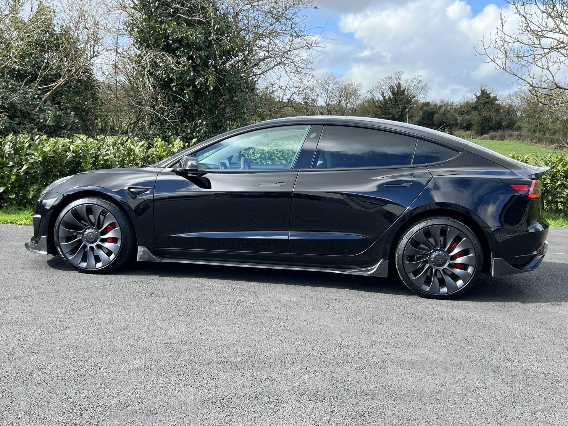 TESLA Model 3 SALOON in Down