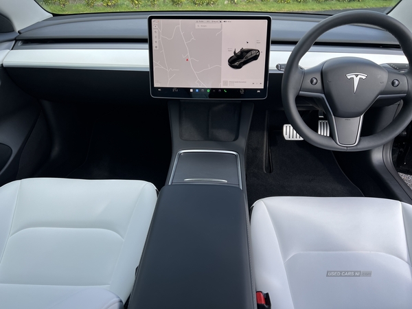 TESLA Model 3 SALOON in Down