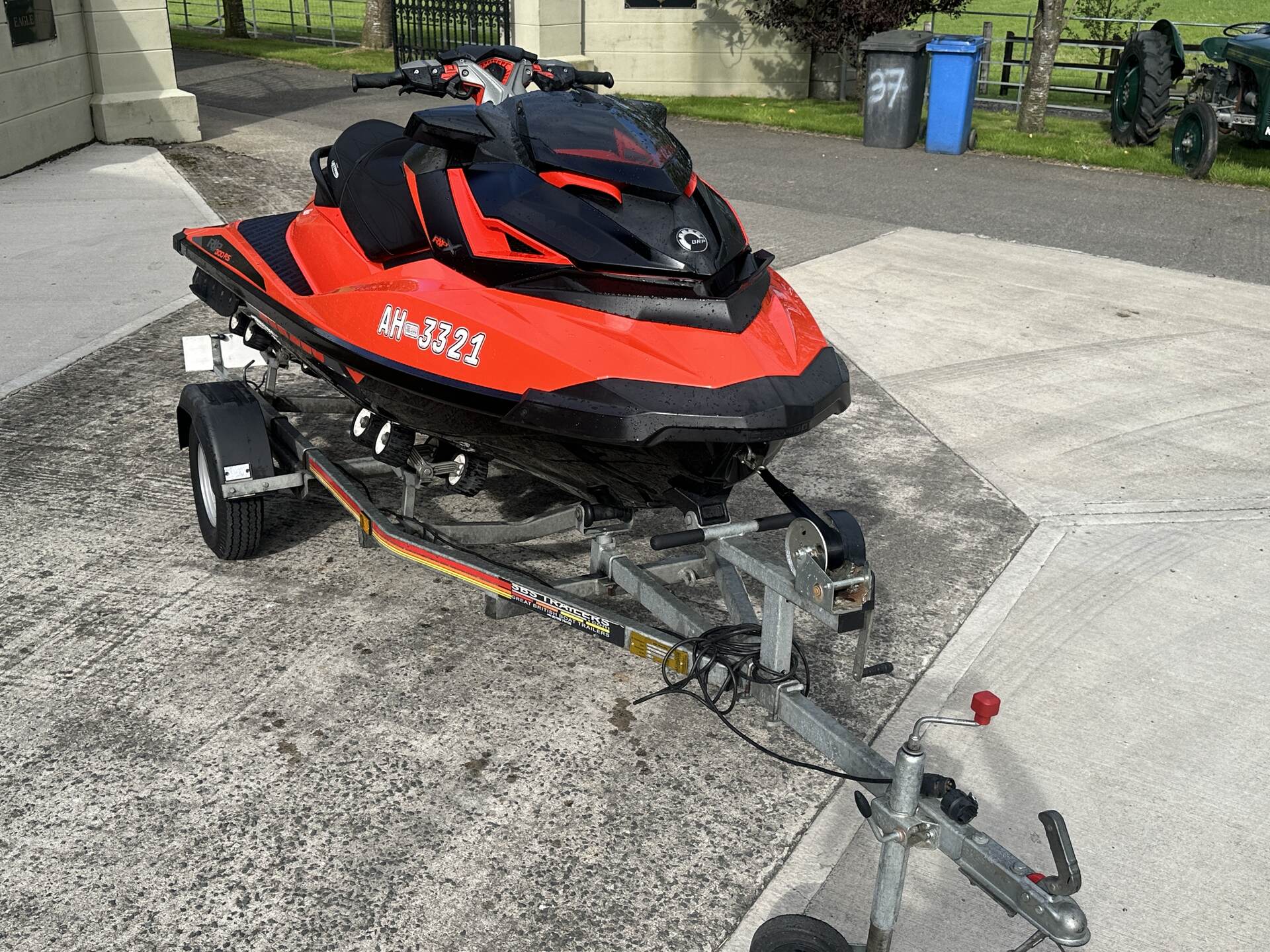 Sea-Doo RXP 300RS in Down