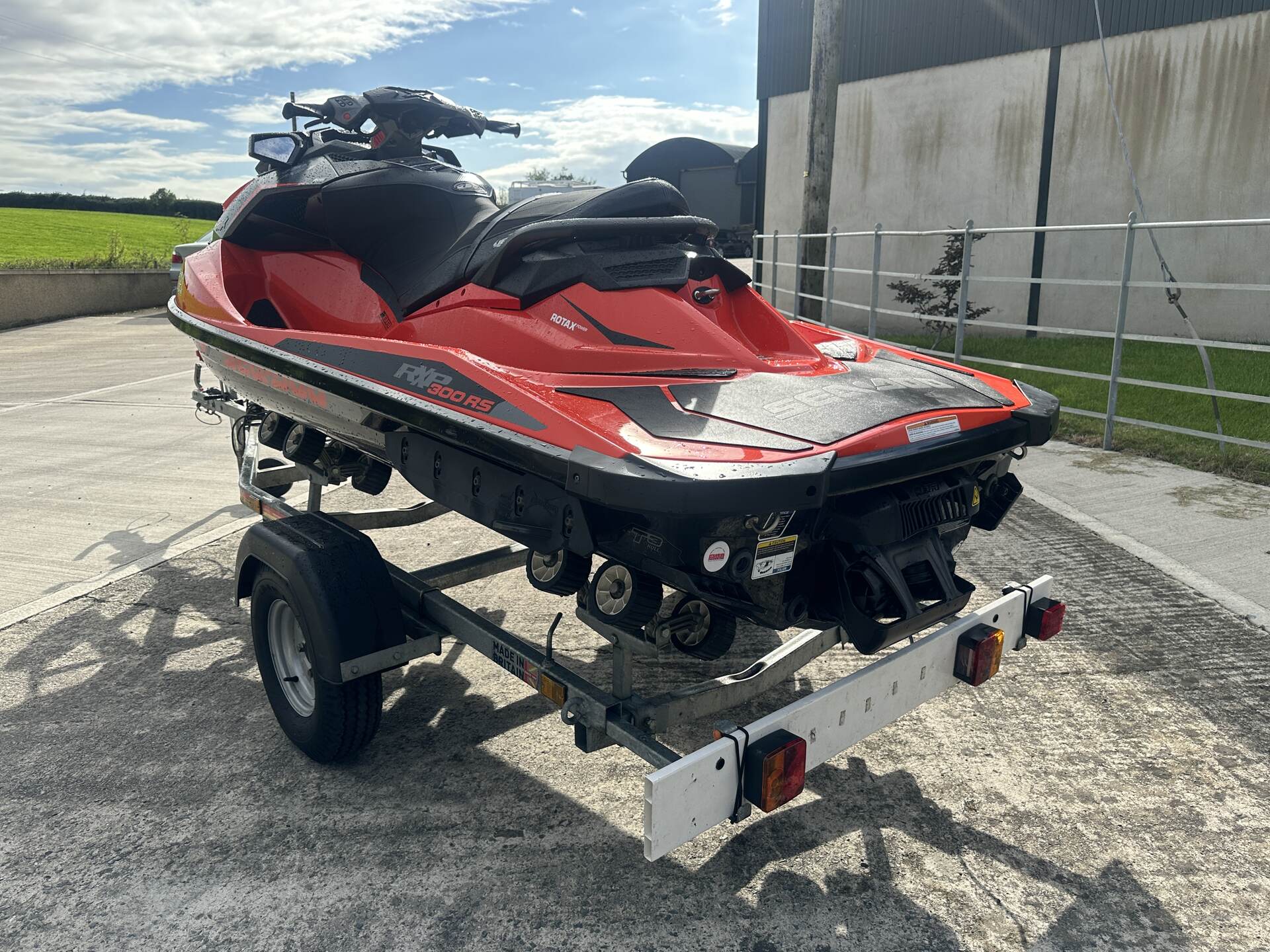 Sea-Doo RXP 300RS in Down