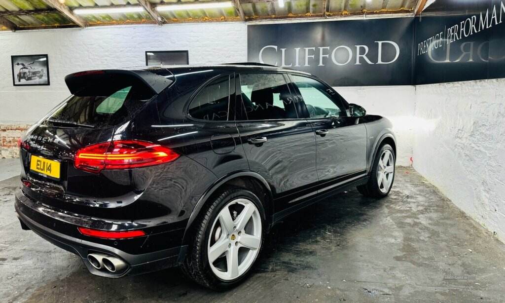 Aug 2017 Porsche Cayenne S Platinum Edition Diesel 5dr Tiptronic S