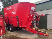 Trioliet 2400-2T ZK Tandem Axle Diet Feeder in Down