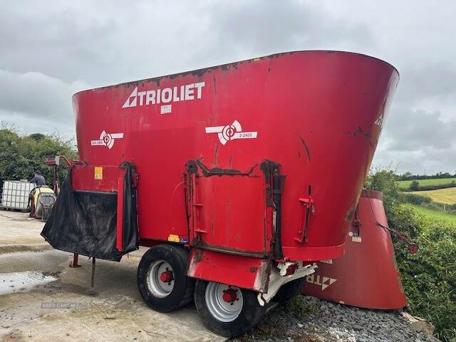   Trioliet  2400-2T ZK Tandem Axle Diet Feeder