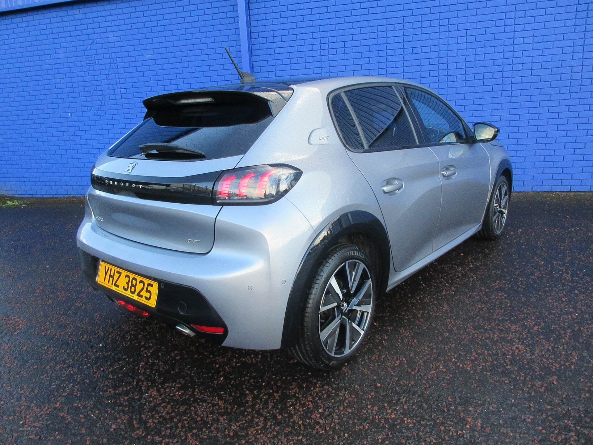 Jul 2021 Peugeot 208 1.5 BlueHDi 100 Active 5dr