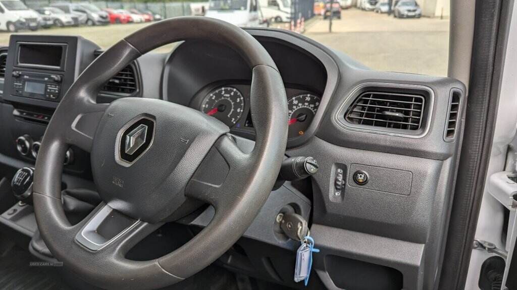 Oct 2020 Renault Master LM35dCi 135 Business+ Medium Roof Van