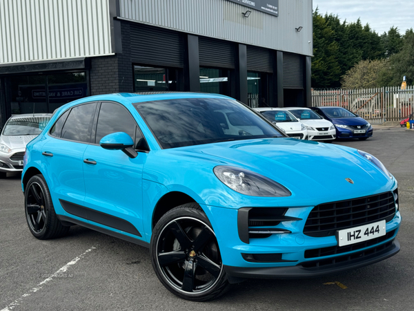 Porsche Macan ESTATE in Down