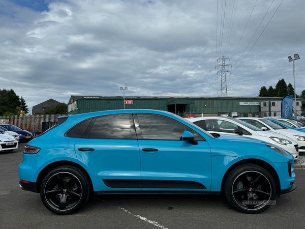 Porsche Macan ESTATE in Down