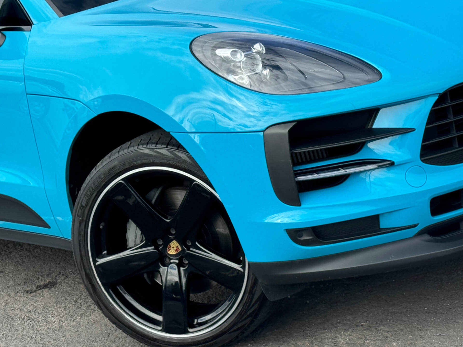 Porsche Macan ESTATE in Down