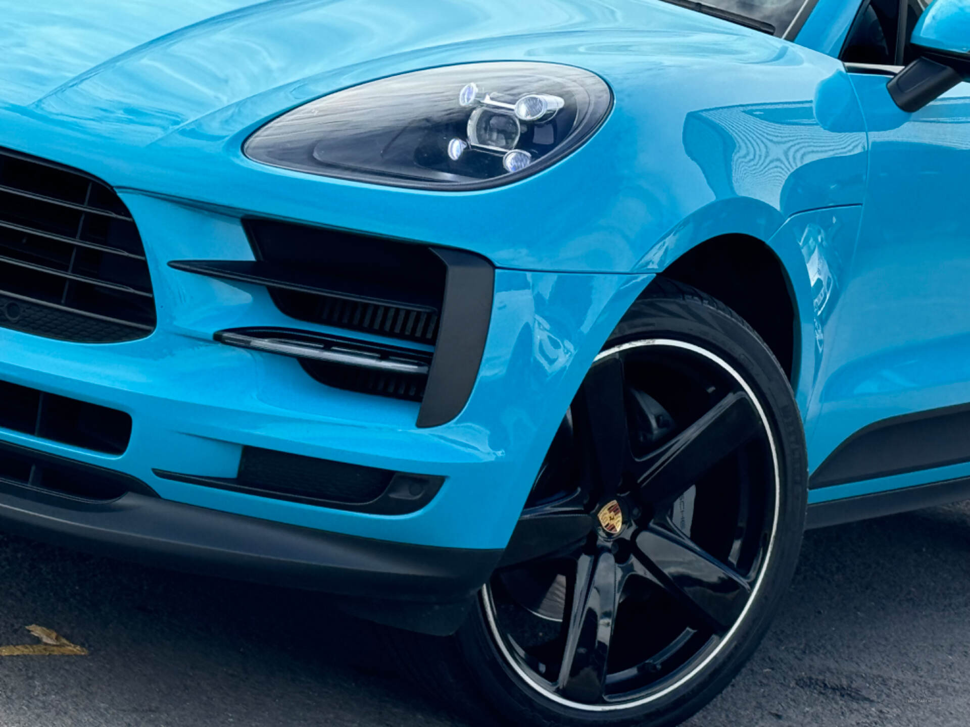 Porsche Macan ESTATE in Down