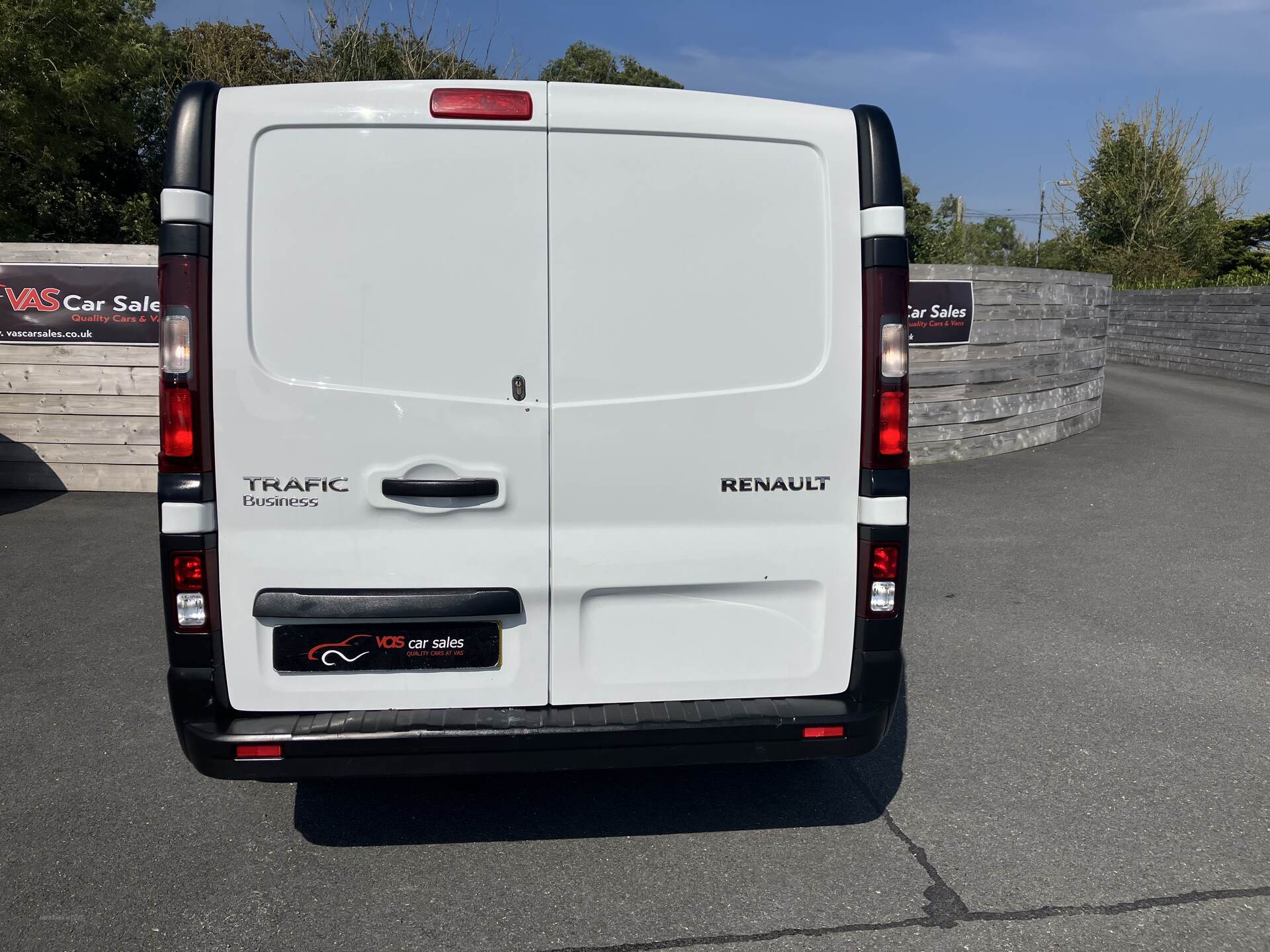 Renault Trafic SWB DIESEL in Down