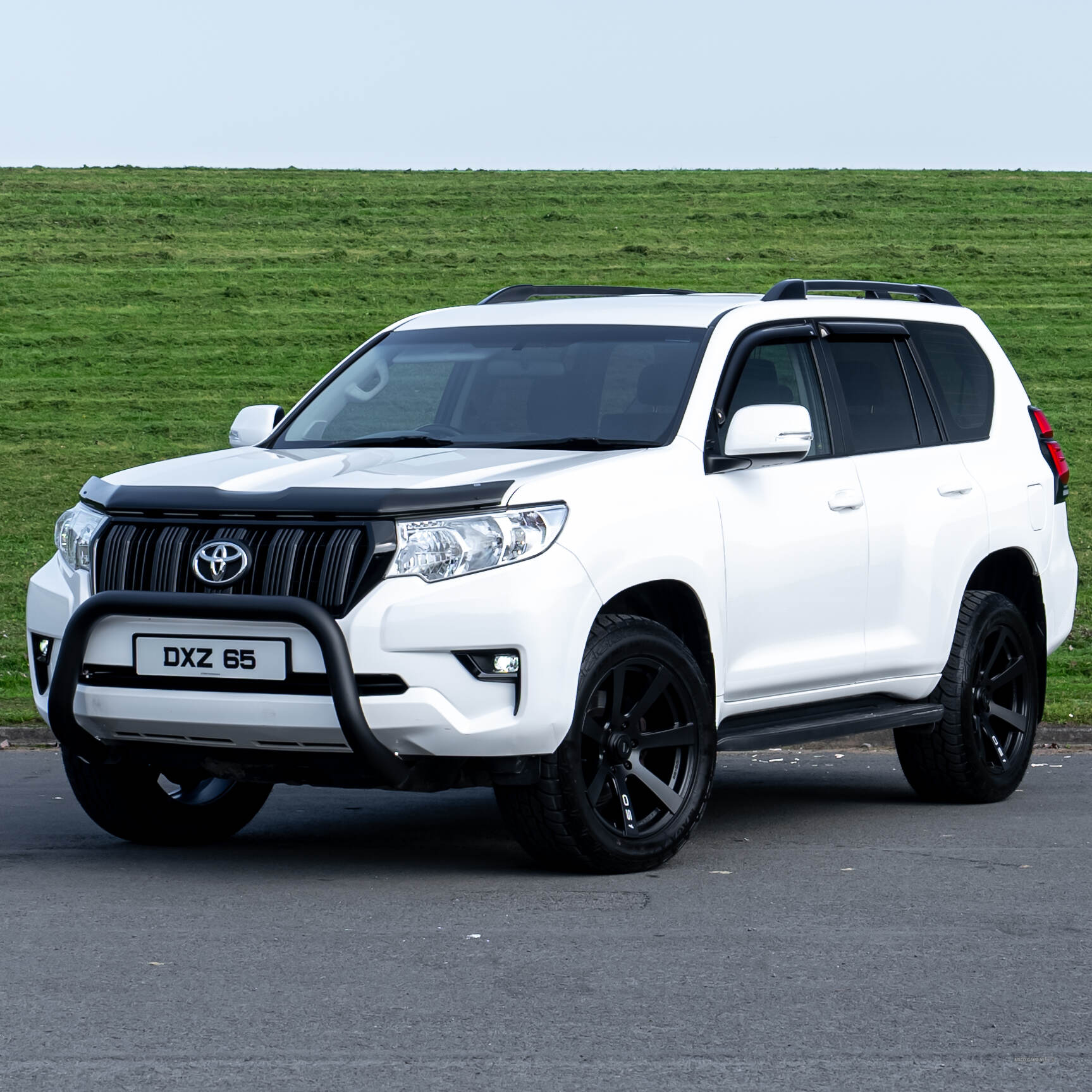 Toyota Land Cruiser DIESEL SW in Antrim