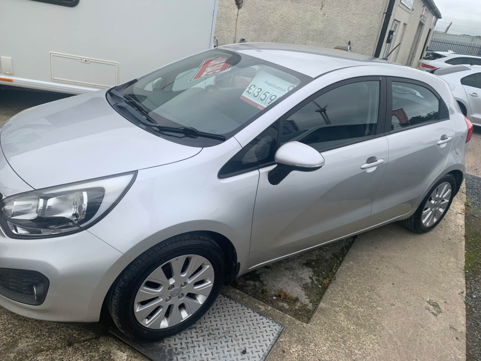 Kia Rio HATCHBACK in Down