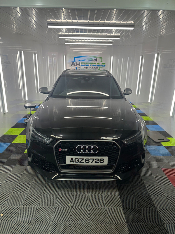 Audi RS6 AVANT in Down