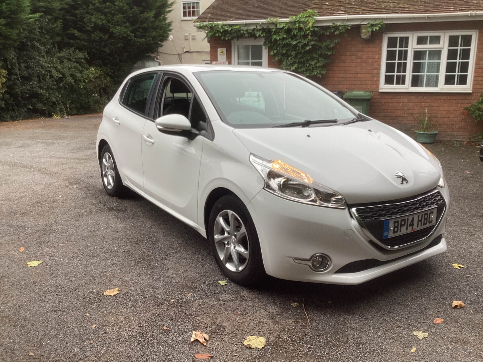 Peugeot 208 DIESEL HATCHBACK in Down