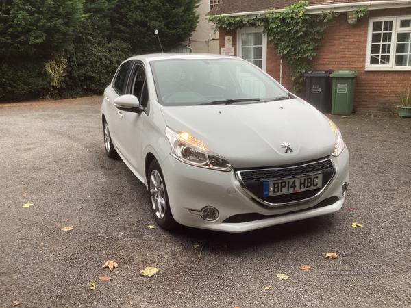 Peugeot 208 DIESEL HATCHBACK in Down