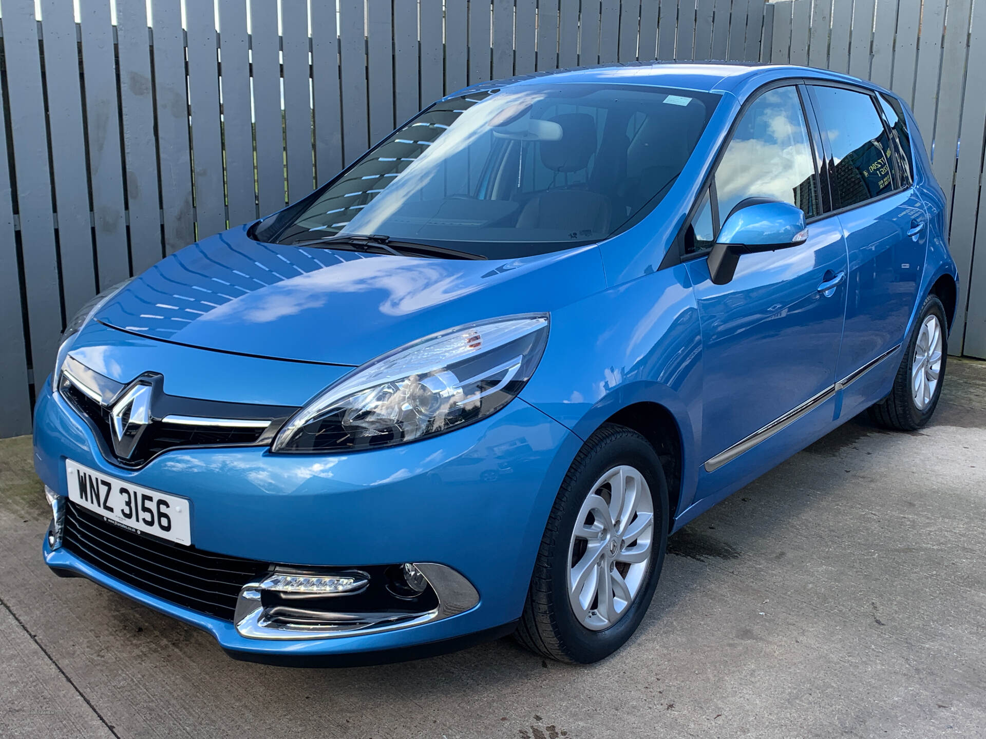 Renault Scenic DIESEL ESTATE in Antrim