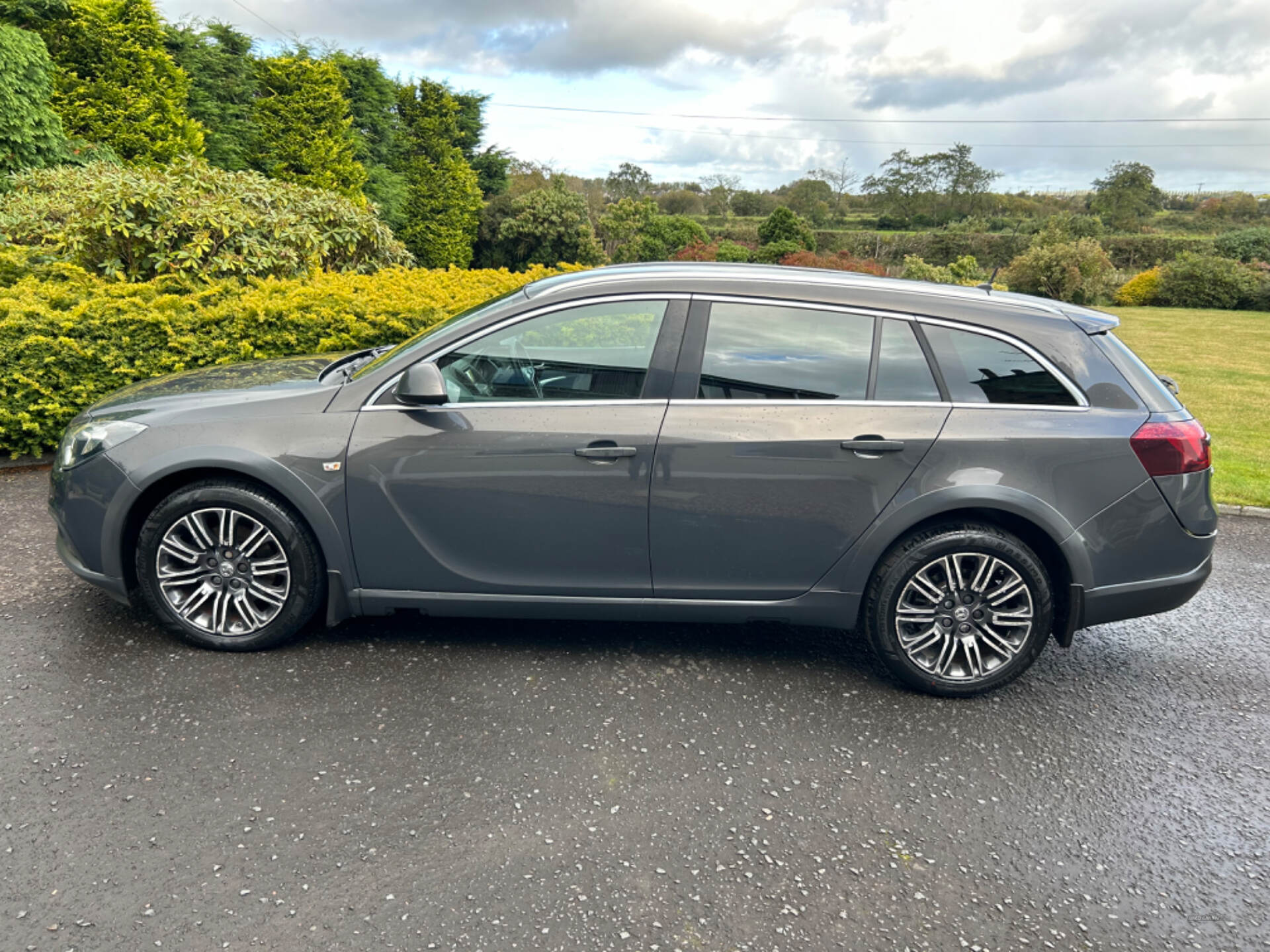 Vauxhall Insignia DIESEL COUNTRY TOURER in Antrim