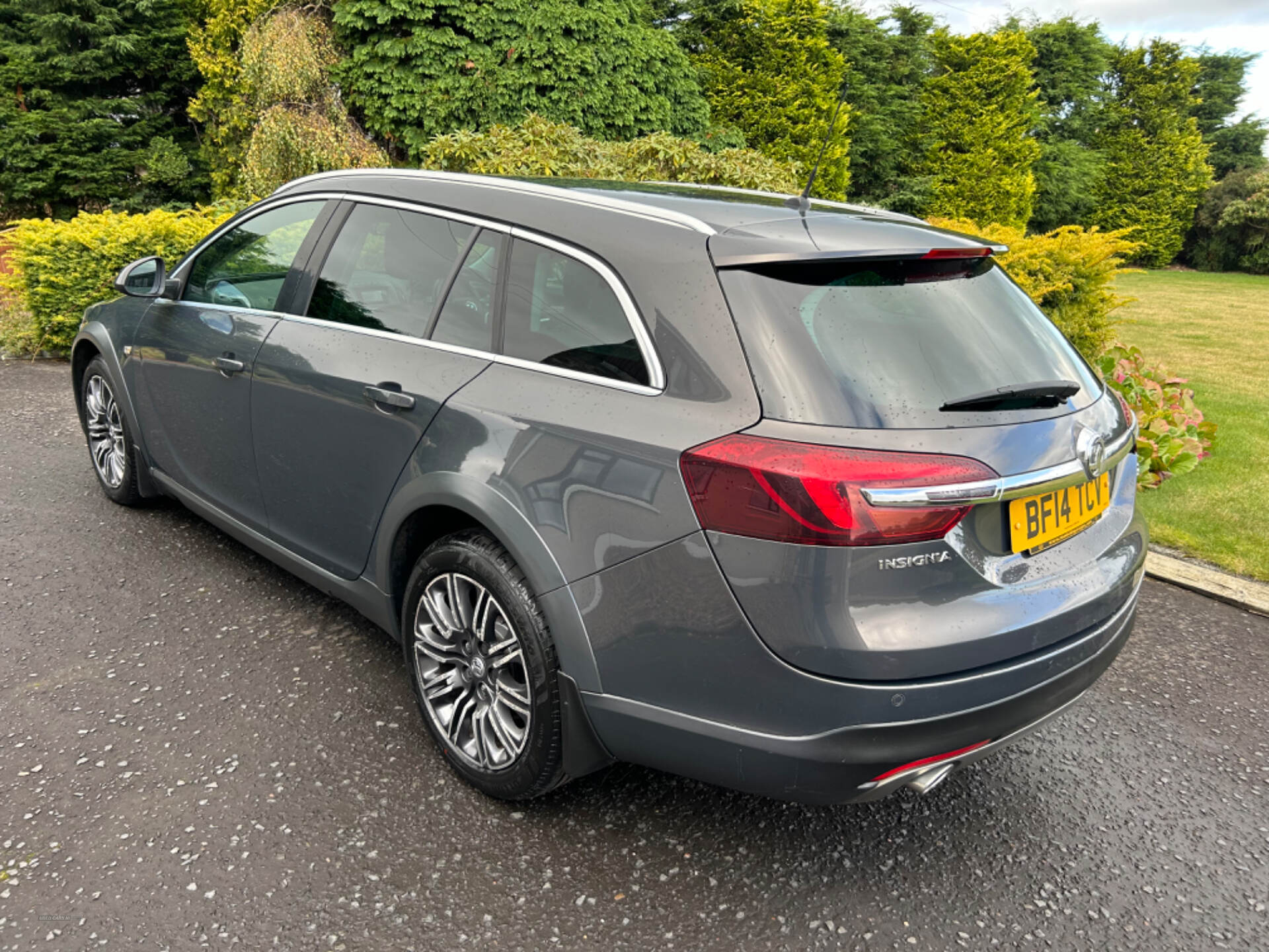 Vauxhall Insignia DIESEL COUNTRY TOURER in Antrim