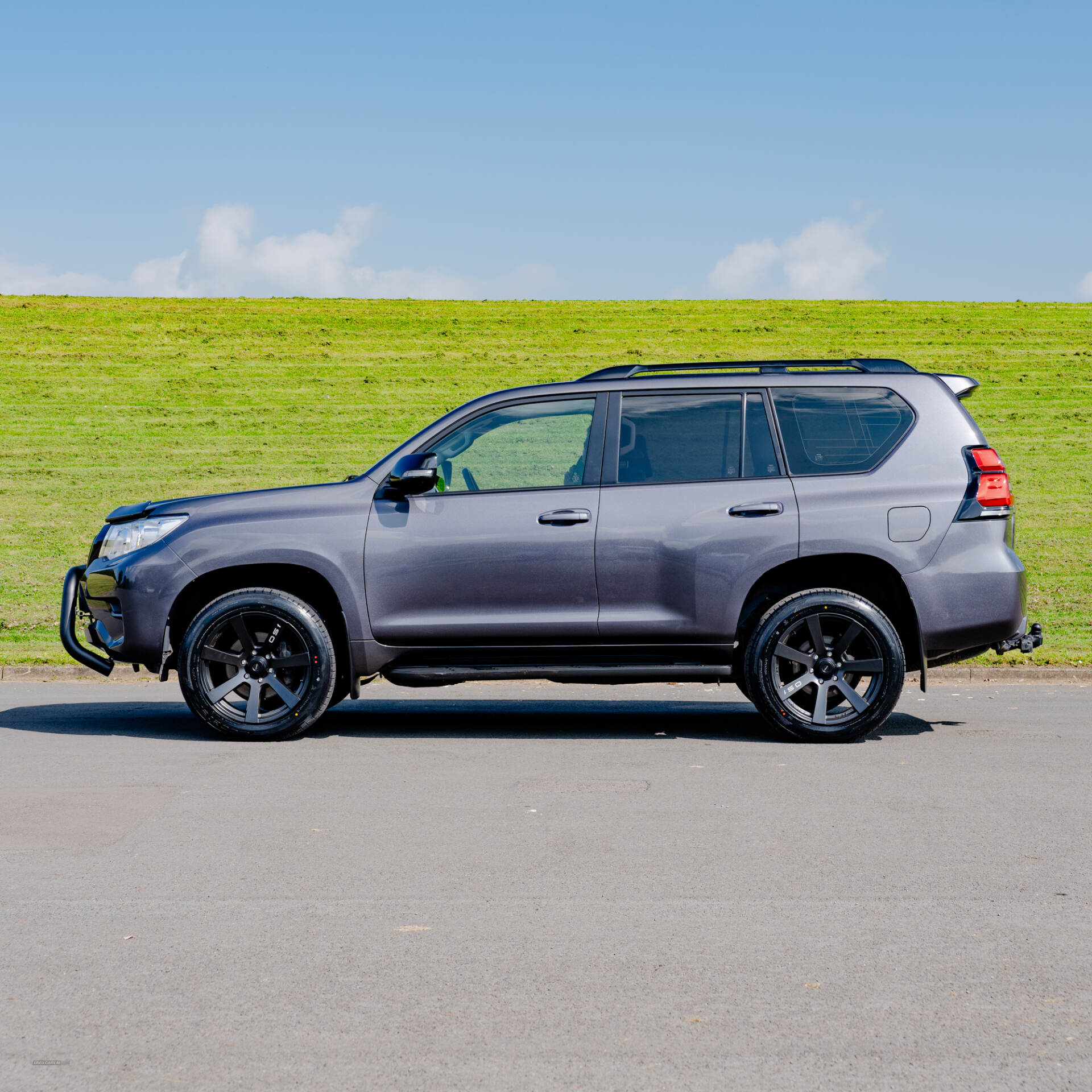 Toyota Land Cruiser DIESEL SW in Antrim