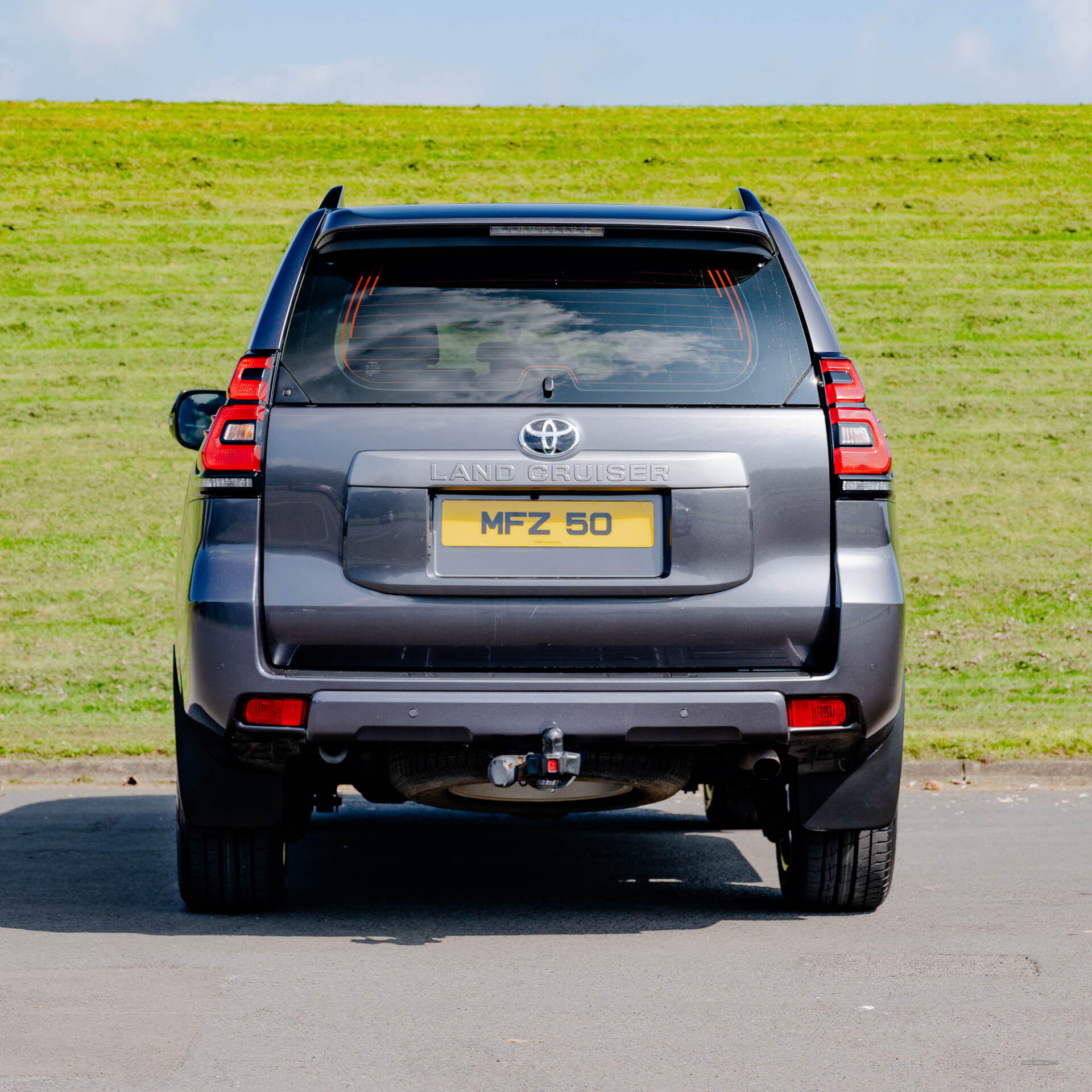 Toyota Land Cruiser DIESEL SW in Antrim