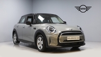 MINI Hatch 1.5 Cooper Classic Hatchback 5dr Petrol Manual Euro 6 (s/s) (136 ps) in City of Edinburgh