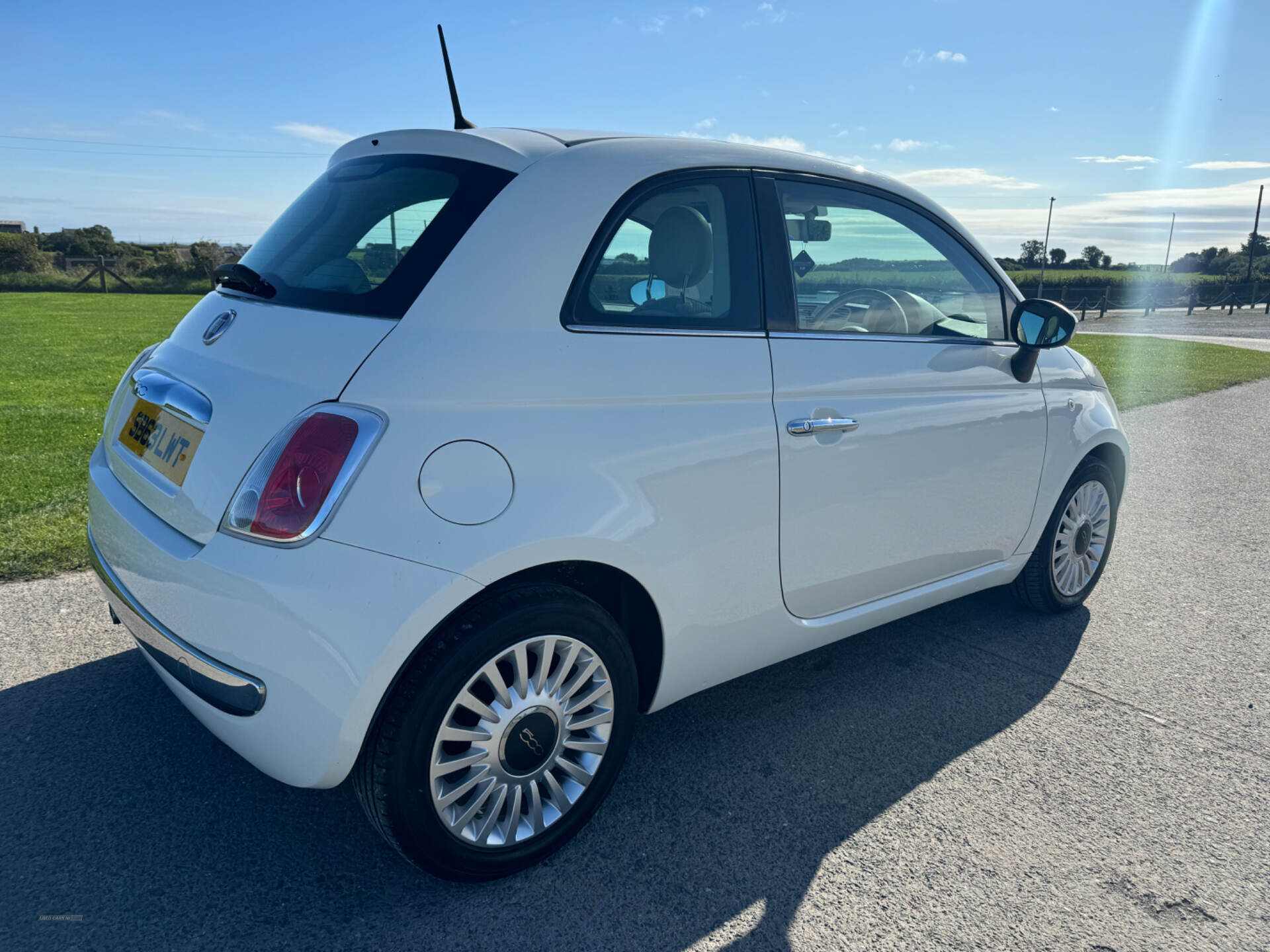 Fiat 500 HATCHBACK in Down