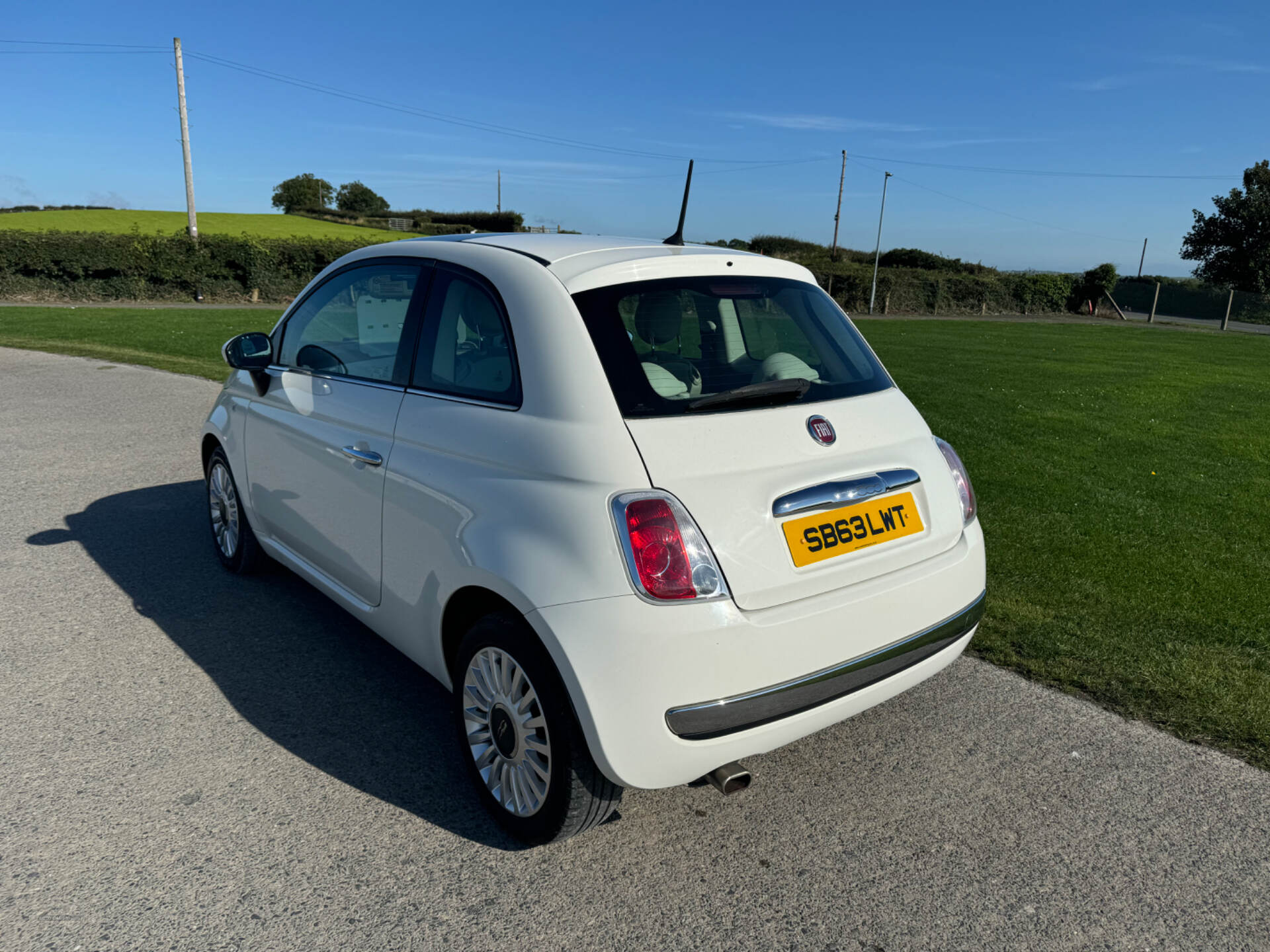 Fiat 500 HATCHBACK in Down