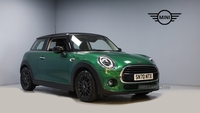 MINI Hatch 1.5 Cooper Classic Hatchback 3dr Petrol Steptronic Euro 6 (s/s) (136 ps) in City of Edinburgh