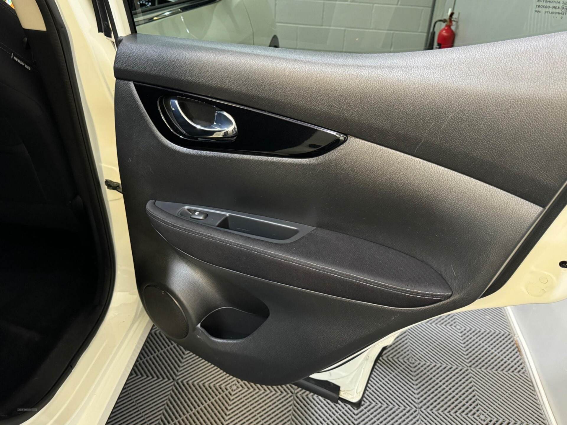 Apr 2021 Nissan Qashqai 1.3 DiG-T 160 [157] N-Connecta 5dr DCT Glass Roof