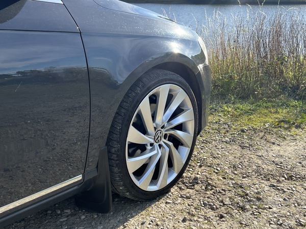 Volkswagen Passat DIESEL SALOON in Derry / Londonderry