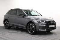 Audi Q5 TFSI Black Edition in Down