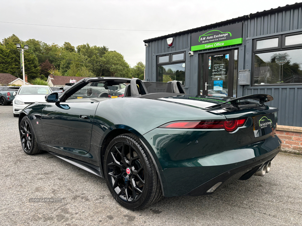 Jaguar F-Type CONVERTIBLE in Down