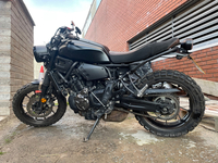 Yamaha XSR700 in Down