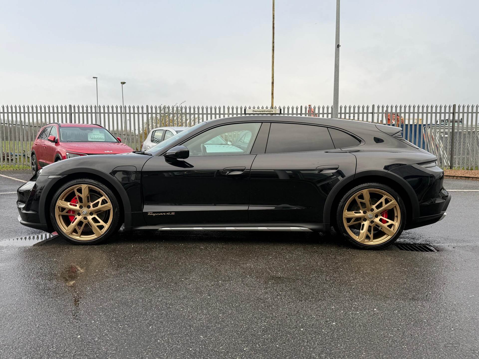2022 Porsche Taycan Performance Plus 93.4kWh 4S Cross Turismo 5dr Electric Auto 4WD (571 ps)