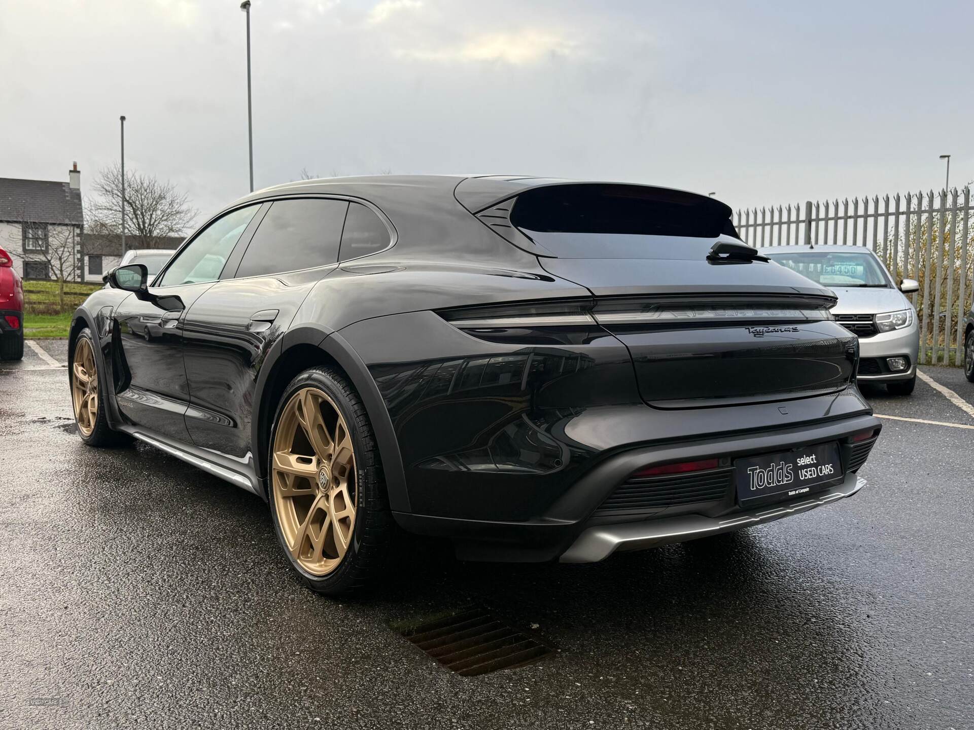 2022 Porsche Taycan Performance Plus 93.4kWh 4S Cross Turismo 5dr Electric Auto 4WD (571 ps)