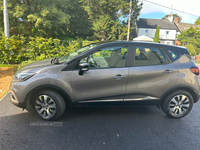 Renault Captur 0.9 TCE 90 Play 5dr in Down