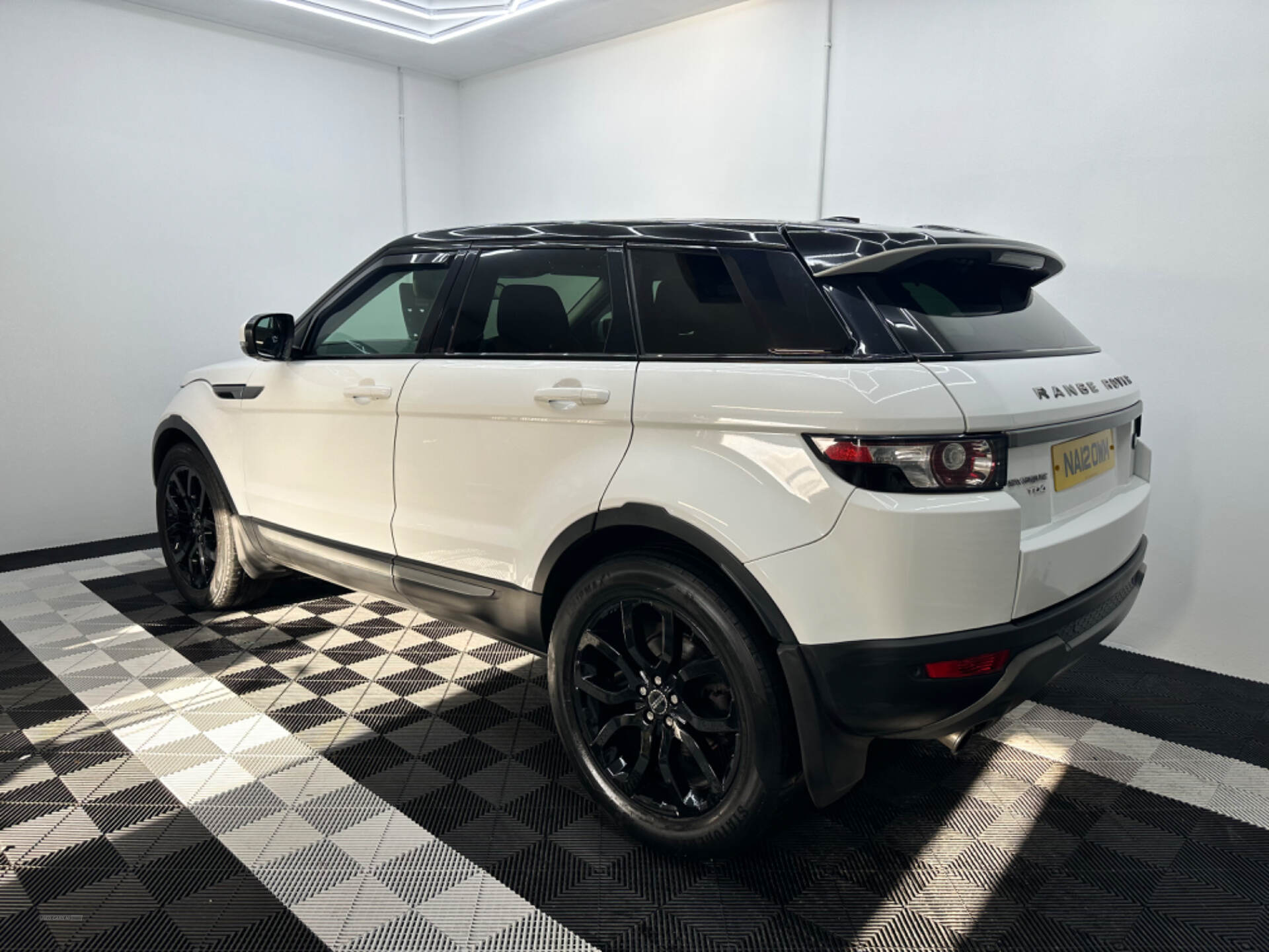 Apr 2012 Land Rover Range Rover Evoque 2.2 TD4 Pure 5dr